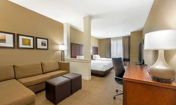 Comfort Suites West Omaha