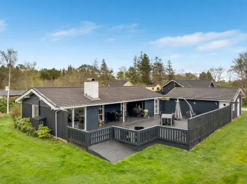 "Clarabelle" - 700m from the Sea