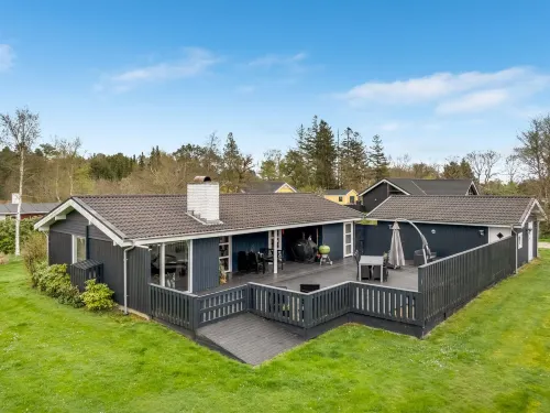 "Clarabelle" - 700m from the Sea Hotels in Hals