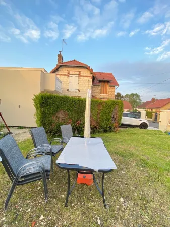 Grande Maison Spacieuse et Élégante Avec 3 Salons