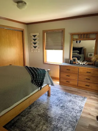 Waterfront cabin with amazing views- Short drive to Dubuque,IA