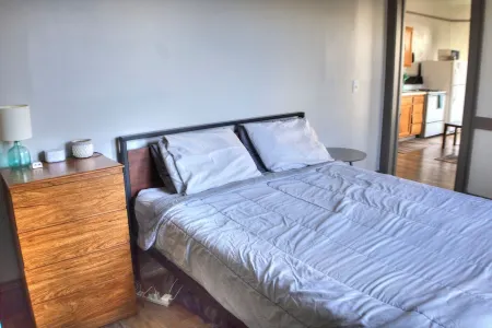 1Br Apt Near Mtu, Houghton & Keweenaw w/ Full Amenities Close to Dining & Bars Отели в г. Юг Рейндж