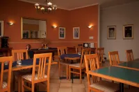 Broadway Guesthouse - breakfast