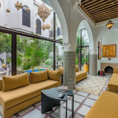 RIAD DAR DIALKOUM Hotels near Cyber Park