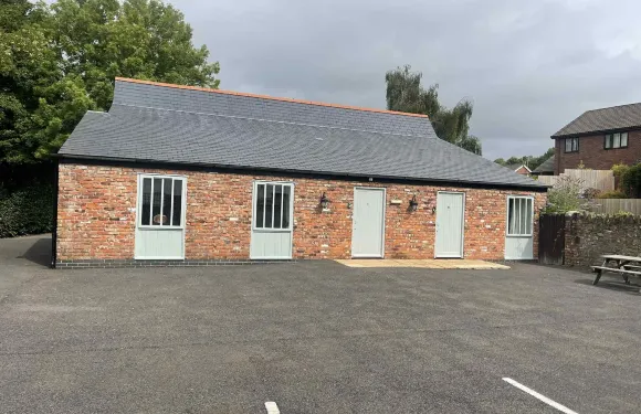 普拉斯德温酒店