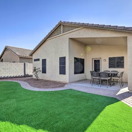 Sunlit Peoria Gem w/ Yard: Hike, Golf & Explore!