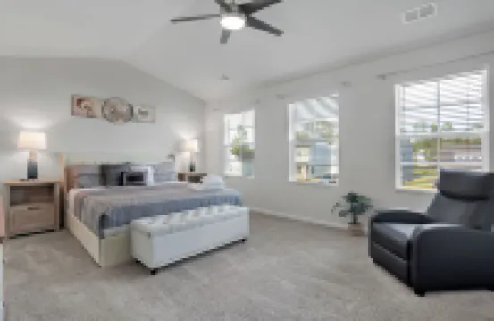 Spacious 5-bedroom house in charming Port Wentworth with WiFi and fitness room