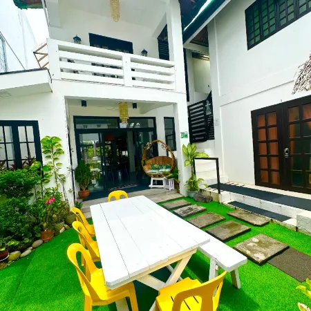 Backdoor Villa