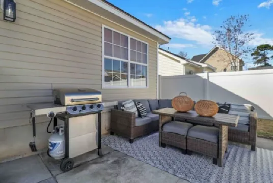 Coastal Cottage near DT Bluffton w/ Golf Cart