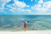 Tatenda 6Bdr: Villa w/Heated Pool, Balcony Suites, Beachfront, Snorkeling