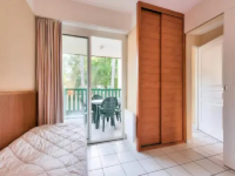 2 Room Apartment for 4 People Hotels in Carcans