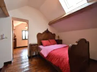 Cottage in France with Garden near Lake Hôtels à : Montaron