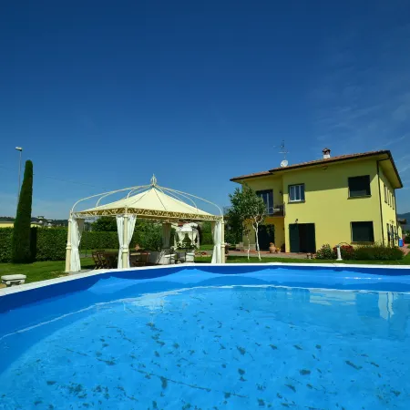 Villa in Montecarlo with Pool and Scenic Views