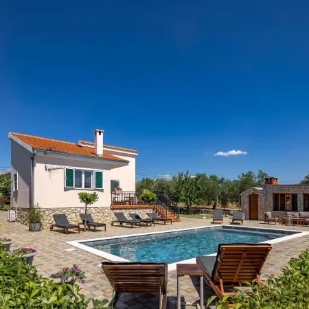 Villa in Polaca with Pool near National Parks Hotels in Polaca