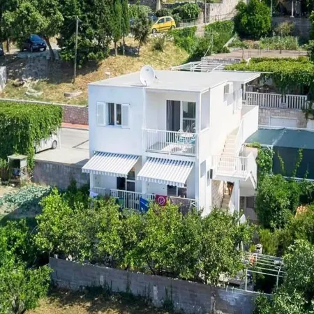 Apartments Grljević - One Bedroom Apartment with Balcony and Sea View (A4)