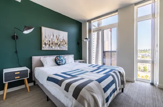 2BR | Lounge, Rooftop, Gym | Bellevue | Sophari C