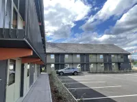 Campanile NATURE - Clermont Ferrand Nord Riom - parking