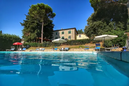 Farmhouse in Umbria Near Lake Trasimeno - parking