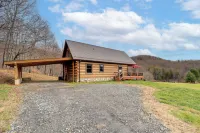 Hike, Ski & More: Blue Ridge Mountain Escape - Wifi