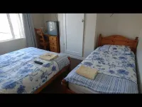 Room in Guest Room - Comfortable Family Room with Tv, Free Fast Wifi, Sleeps 3