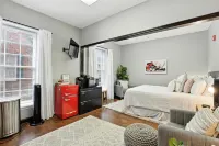 New Listing! The 483 Suite - Walk to Stadium!