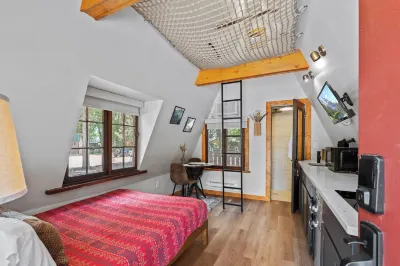 Timber Lodge Cabin 15 Отели рядом с достопримечательностью «Cave of the Winds»