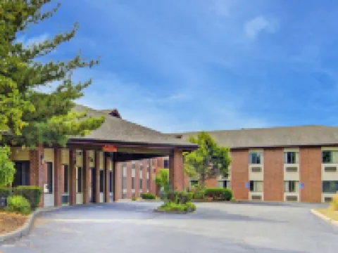 Capital O Amerihost Inn and Suites Fulton Hwy 54 MO Hotels in Fulton
