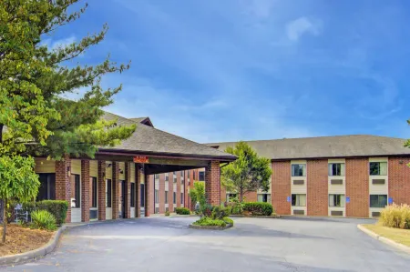 Amerihost Inn & Suites Fulton