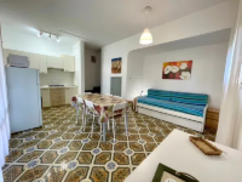 Confortevole villa con piscina e barbecue