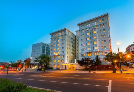 더 처칠 호텔 로비