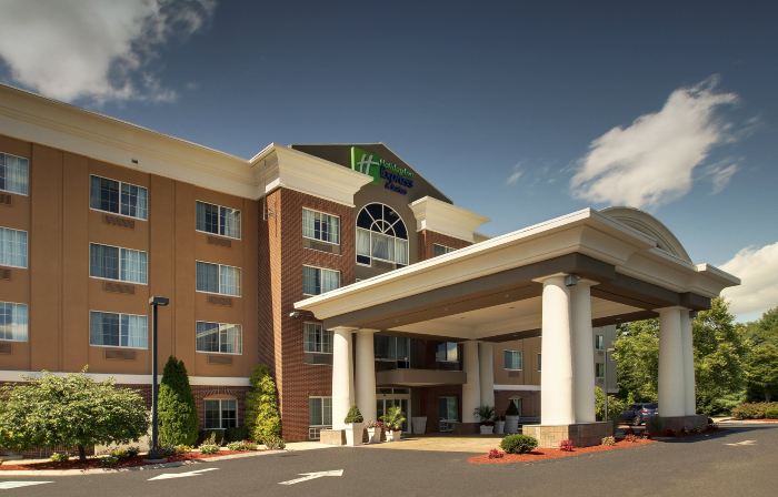 Holiday Inn Express & Suites MIDDLEBORO RAYNHAM by IHG