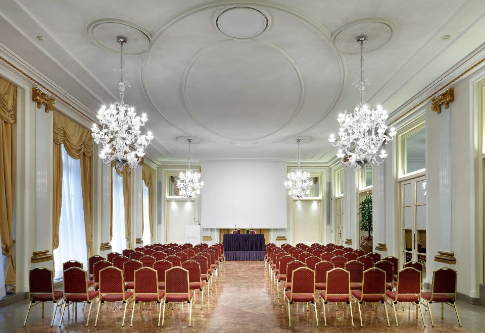 Eurostars Excelsior Hotel Over view