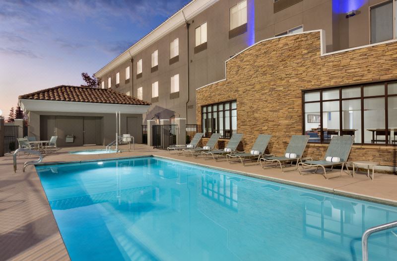 Holiday Inn Express & Suites Merced - Yosemite Natl PK Area by IHG photo 2