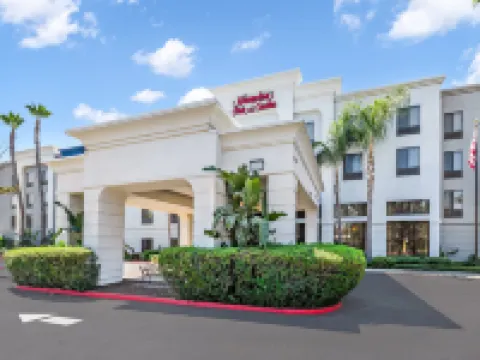 Hampton Inn & Suites Tulare Hotels in Tulare