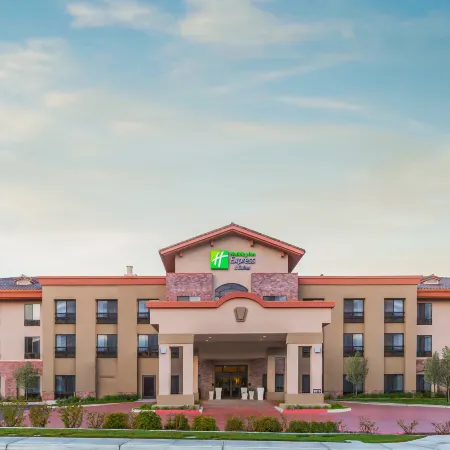 Holiday Inn Express & Suites ATASCADERO by IHG