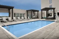 Hilton Garden Inn Charlotte Waverly - С бассейном