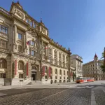 NH Collection Carlo IV Hotel dekat Maxíček Lužiny