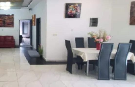 정원, 주차장, 반려동물 가능, 6명 숙박 가능한 3베드 아파트먼트  호텔