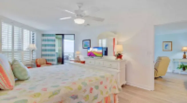 311夏日房屋由Avantstay提供，擁有海灘景觀，可進入社區游泳池