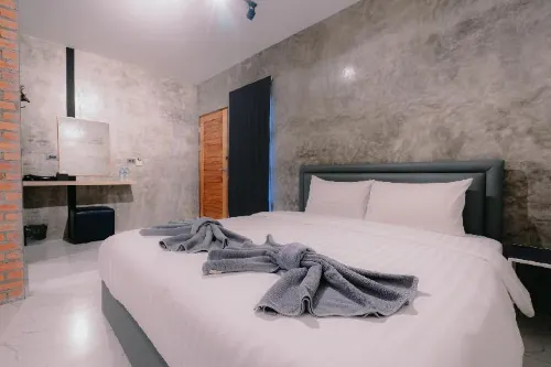 Vela Riverview Hotels in Amphoe Tha Ruea