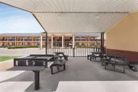 Days Inn by Wyndham Paris Hotels in Lamar County