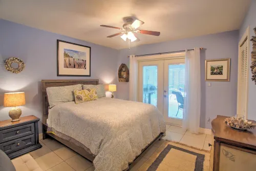 1 Mi to Beach Access: Naples Home w/ Lanai - 3-Star