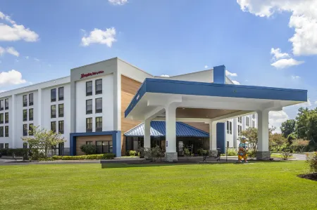Hampton Inn New Bern Отели в г. Ривер Бенд