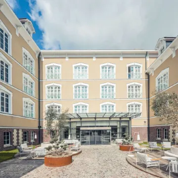 Hôtel Mercure Troyes Centre Отели рядом с достопримечательностью «Музей Сен-Луп»