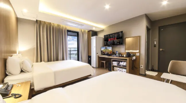 Hotel Prima Busan Отели рядом с достопримечательностью «Горячий источник Тхэджондэ»