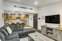 Cozy Avon Condo w/ Grill: Walk to Ski Shuttle - balcony