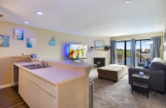 Cozy Pet-friendly Condo w/ Pool