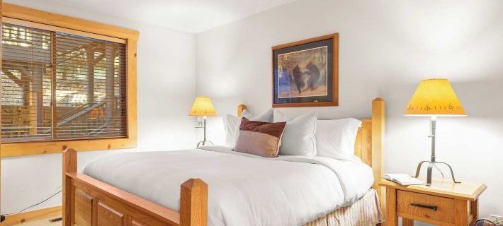 Mountain Charm, Stone Fireplace, Chef's Kitchen, & Balcony Cedar Ridge by Avantstay Hotels in Summit County