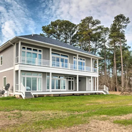 Waterfront Scotland Beach Retreat w/ Private Beach