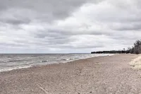 Walk to Lake Superior: Ontonagon Home w/ Fire Pit! - Homestays